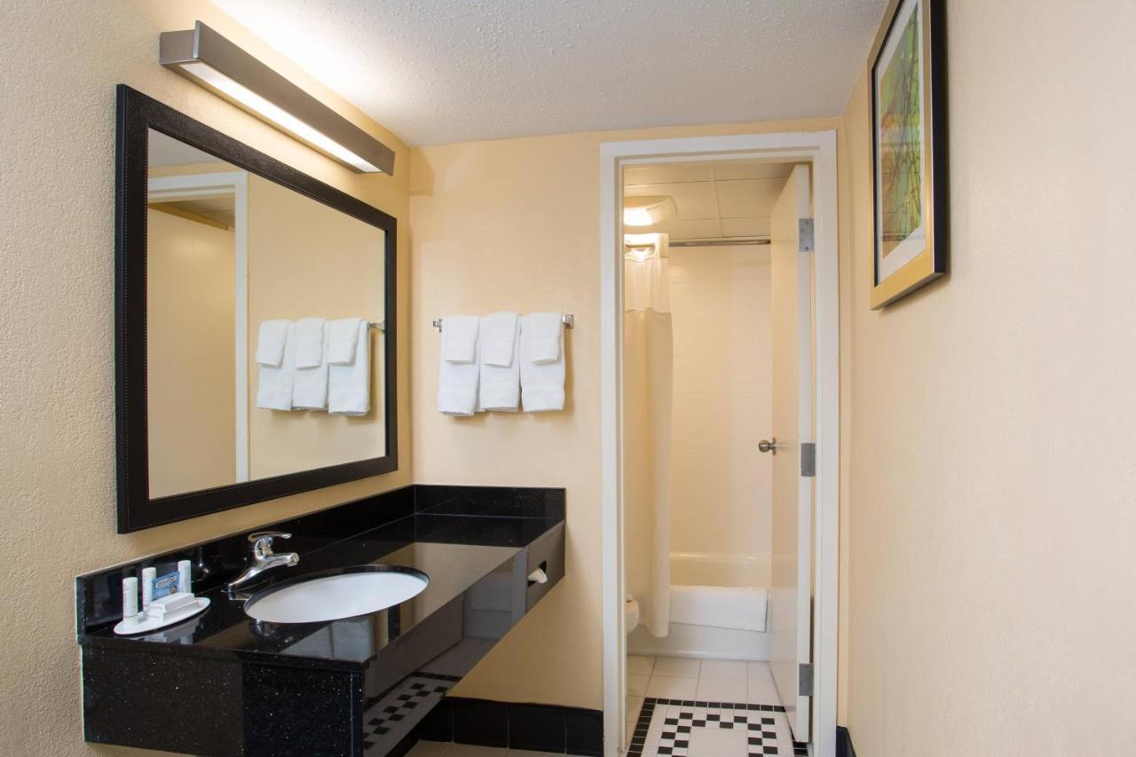 Fairfield Inn Boston Dedham Exterior foto